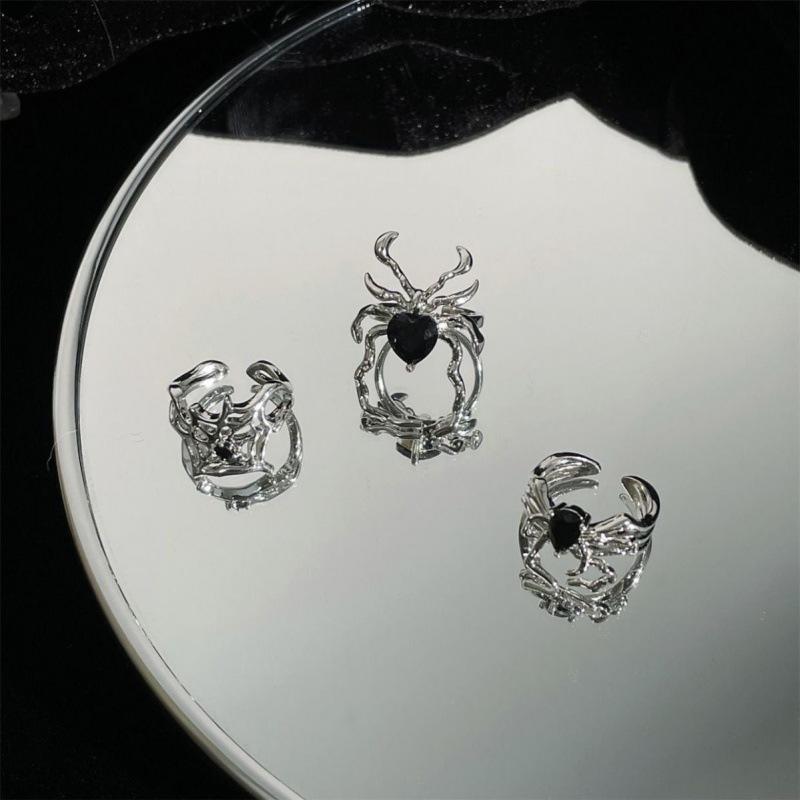 Tmavý retro černý drahokam pavouk prsten na nehet niche design vysoký smysl studený vítr otevírací prsten s osobností