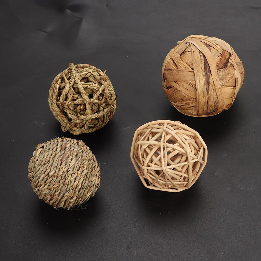 4Pcs Small Animal Activity Toy Pets Chew Balls Bunny Rabbits Guinea Pigs Gerbils