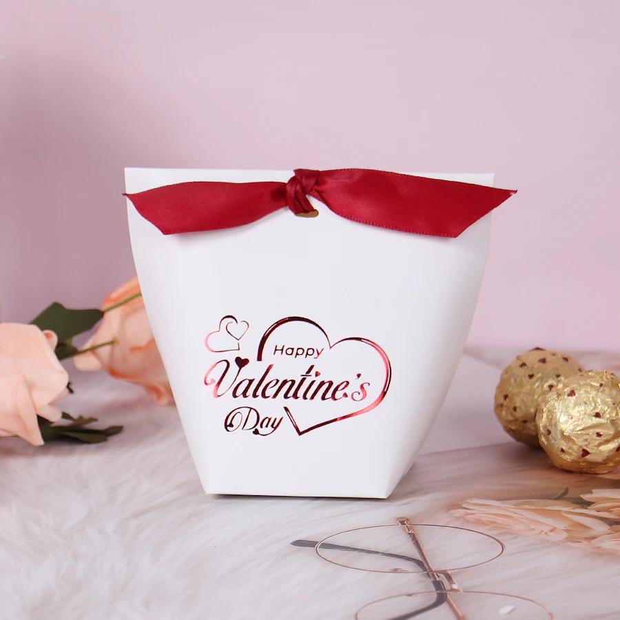Valentine's Day Candy Box,chocolate Candy Packaging Bag, Decorated with Hot Stamping Hearts To Create a Festive Atmosphere