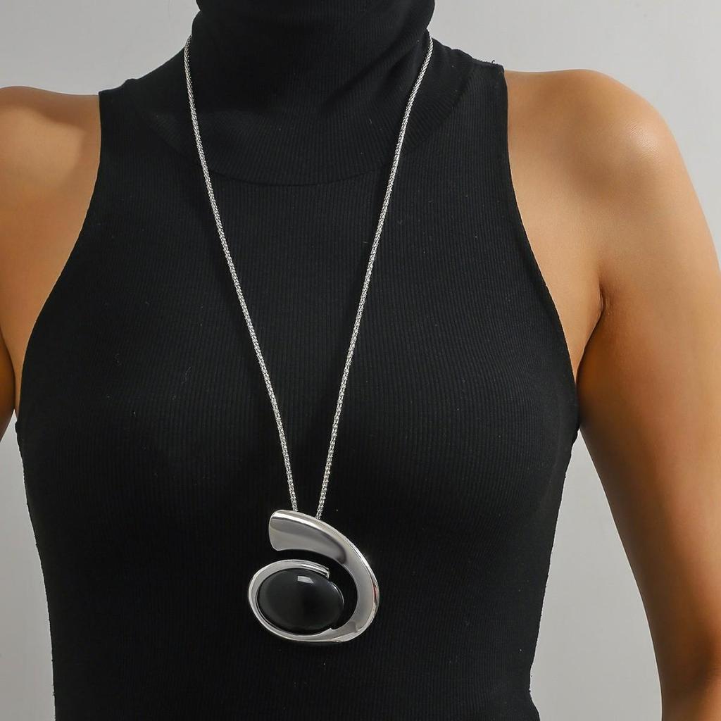 Retro Turquoise Gold Dangle Earrings: European-American Fashion Statement Set