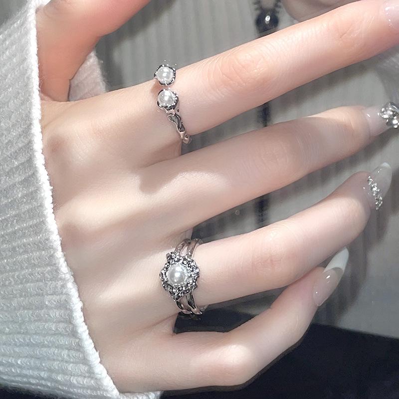 2-Piece Set Of Pearl Niche Design Sense Cold Wind French Irregular Texture Personalized Retro Open Ring Women
