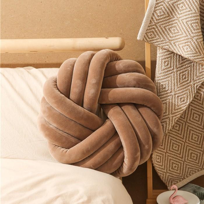 Comfortable and Cute Cushions Long Rails Decorate Bedrooms Playrooms New Hand-woven Mats Soft Knotted Pillows