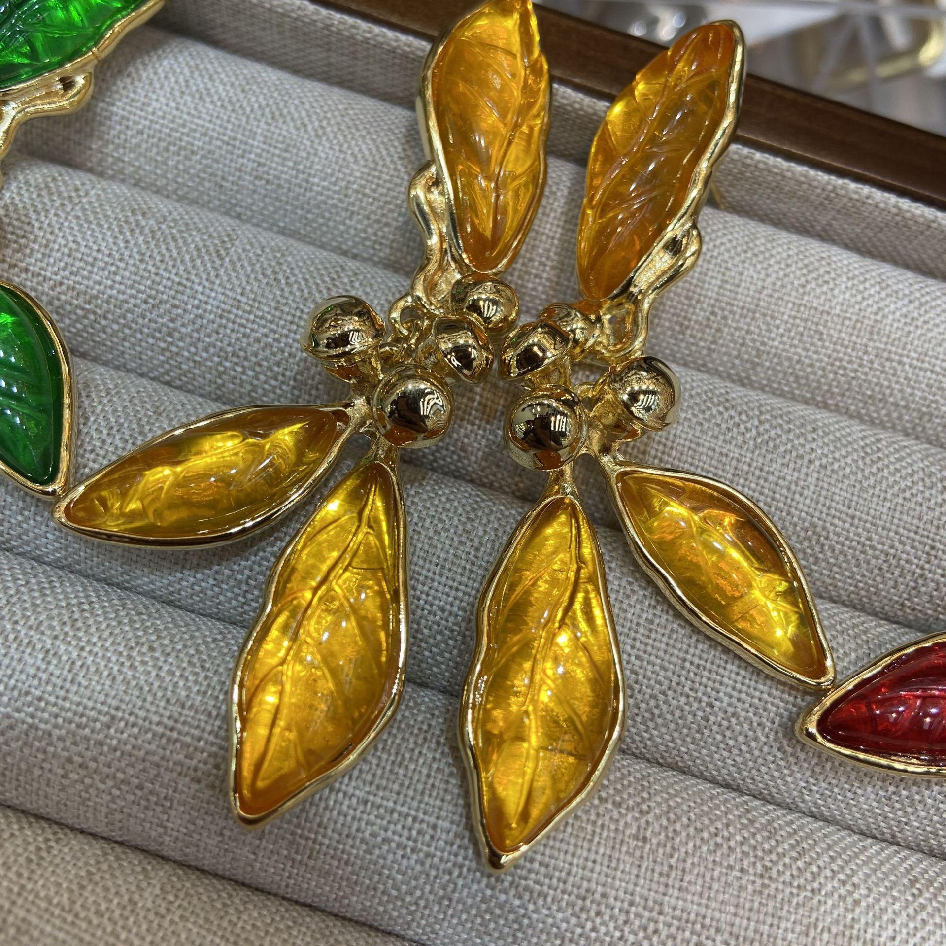 

Personality Exaggerated Glazed Leaf Stud Earrings Transparent Tassel Exaggerated Medieval Court Style Earrings Female Texture Earrings