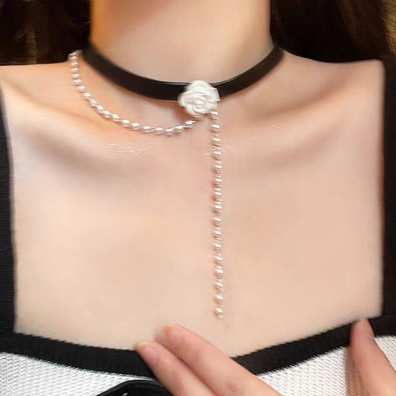Niche Premium Black Rose Pearl Choker, Elegant All-Match Decorative Short Collar Collarbone Chain for Girls
