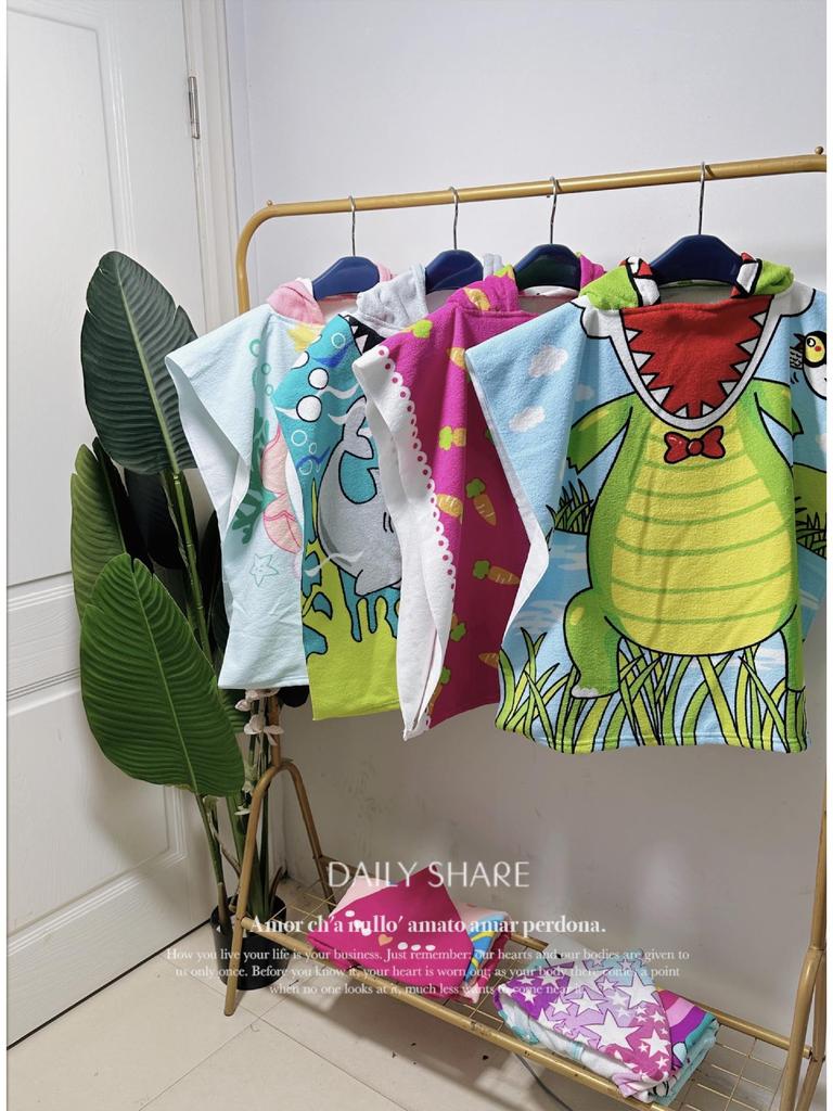 Children's Hooded Bath Towel: Antibacterial, Quick-Drying, Wearable Cloak for Bath or Beach.