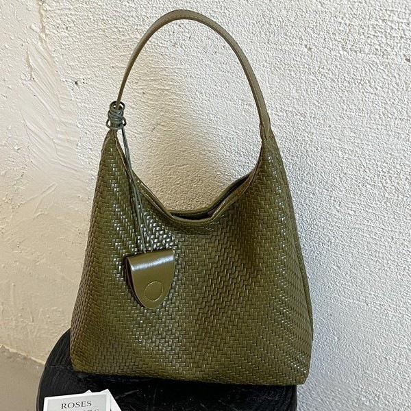 Women's 2026 Summer Large-Capacity Woven Bucket Bag - Trendy Crossbody Tote with Single-Shoulder Option for Mother and Child.