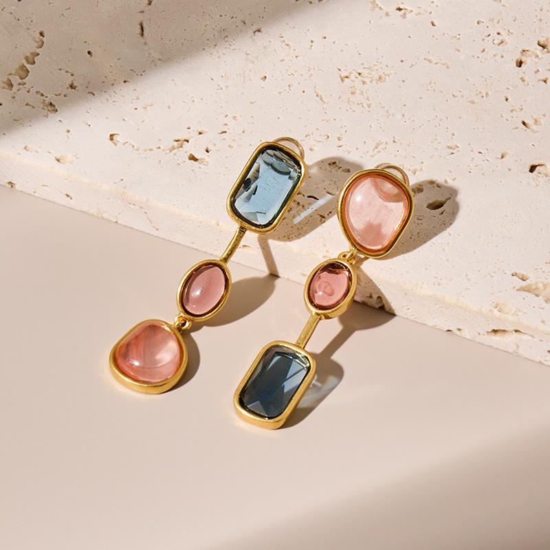 

Корейские серьги-пусеты из серебра 925 пробы в стиле ретро-минимализма, с кристаллами цвета арбузного красного