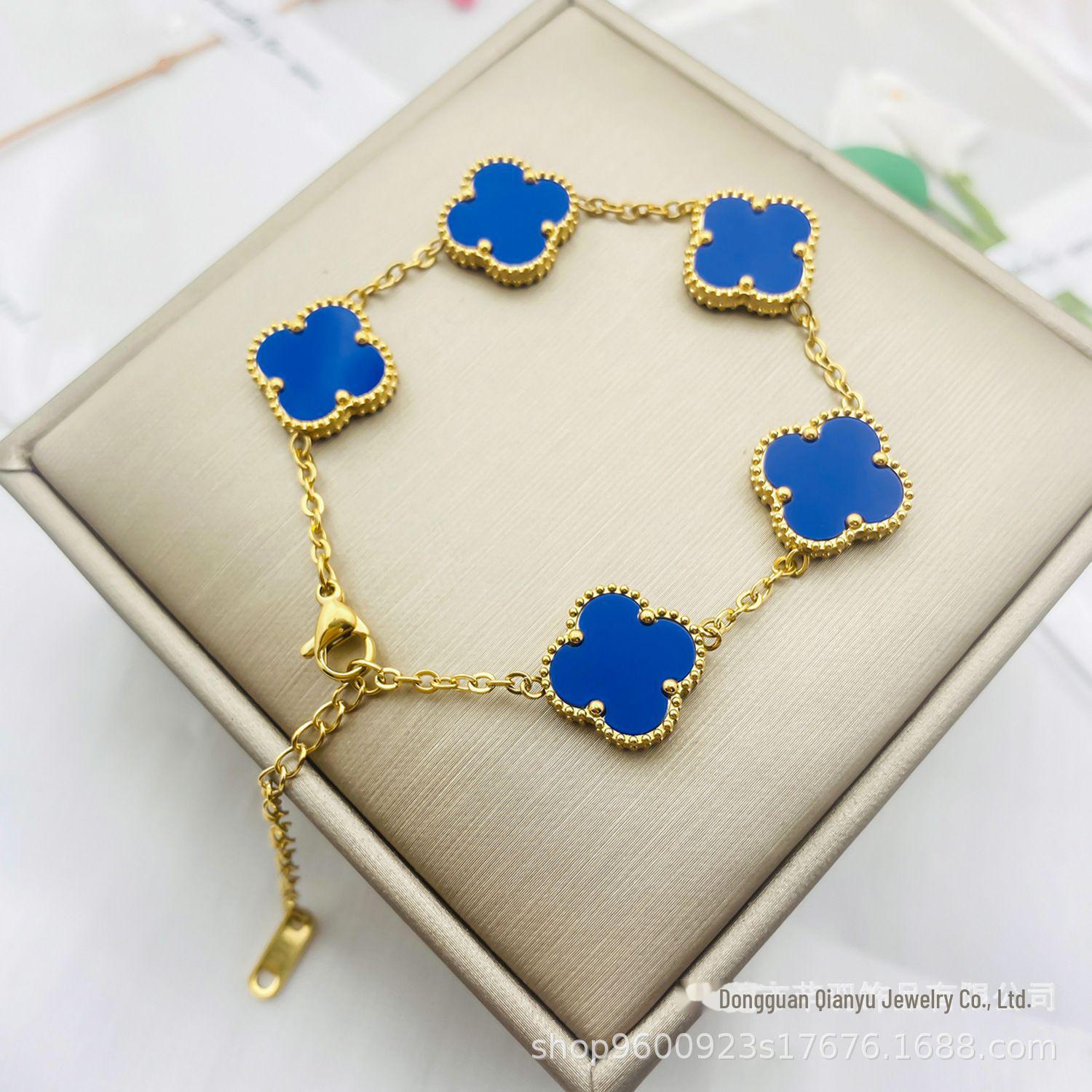 

Жіночий браслет із чотирма листами конюшини та V-золотий набір із двостороннього мушляшного намиста — не тьмяніє, модний дизайн