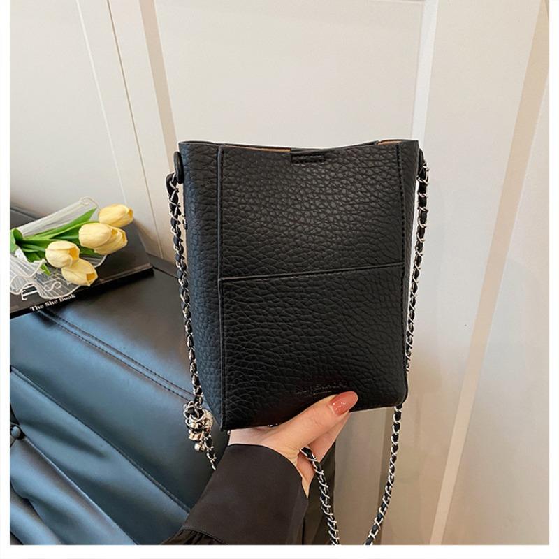 Bucket bag women's new shoulder messenger bag versatile large capacity women's handbag texture niche bag