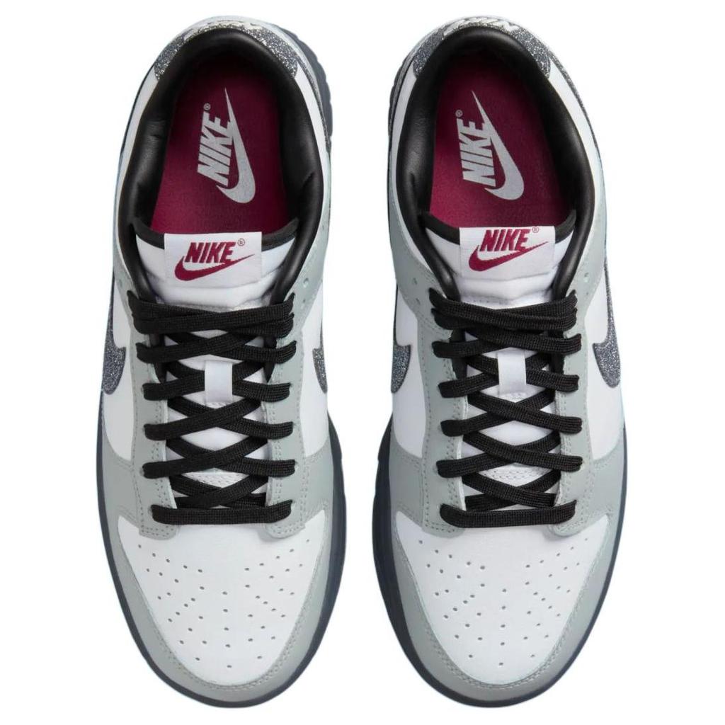 Nike Dunk Low LX Glitter Swoosh Sneakers da Donna Grigio Bianco Grigio Fumo Chiaro HQ3462-191