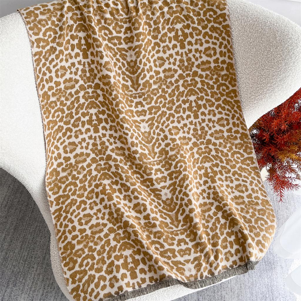 Fashion Scarf Winter Thick Travel Shawl Wrap Head Scarf Women Luxury Embroider Leopard Warm Neckerchief Poncho Pashmina Bufanda
