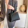 Luxury Red Bride Wedding Handbag  New Women's Large Capacity Versatile Underarm Bag Temperament Elegant Single Shoulder Bag