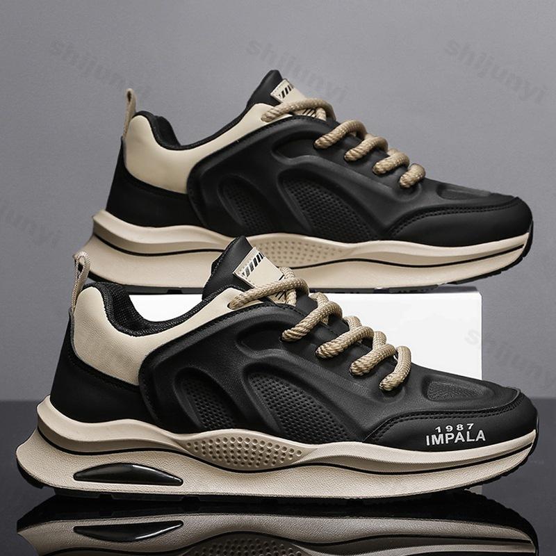 Fashion Men's Casual Shoes Spring 2025 New Niche Fashion Trend Versatile Comfortable Shoes Non slip Thick Soled Slip on Chunky sneakers