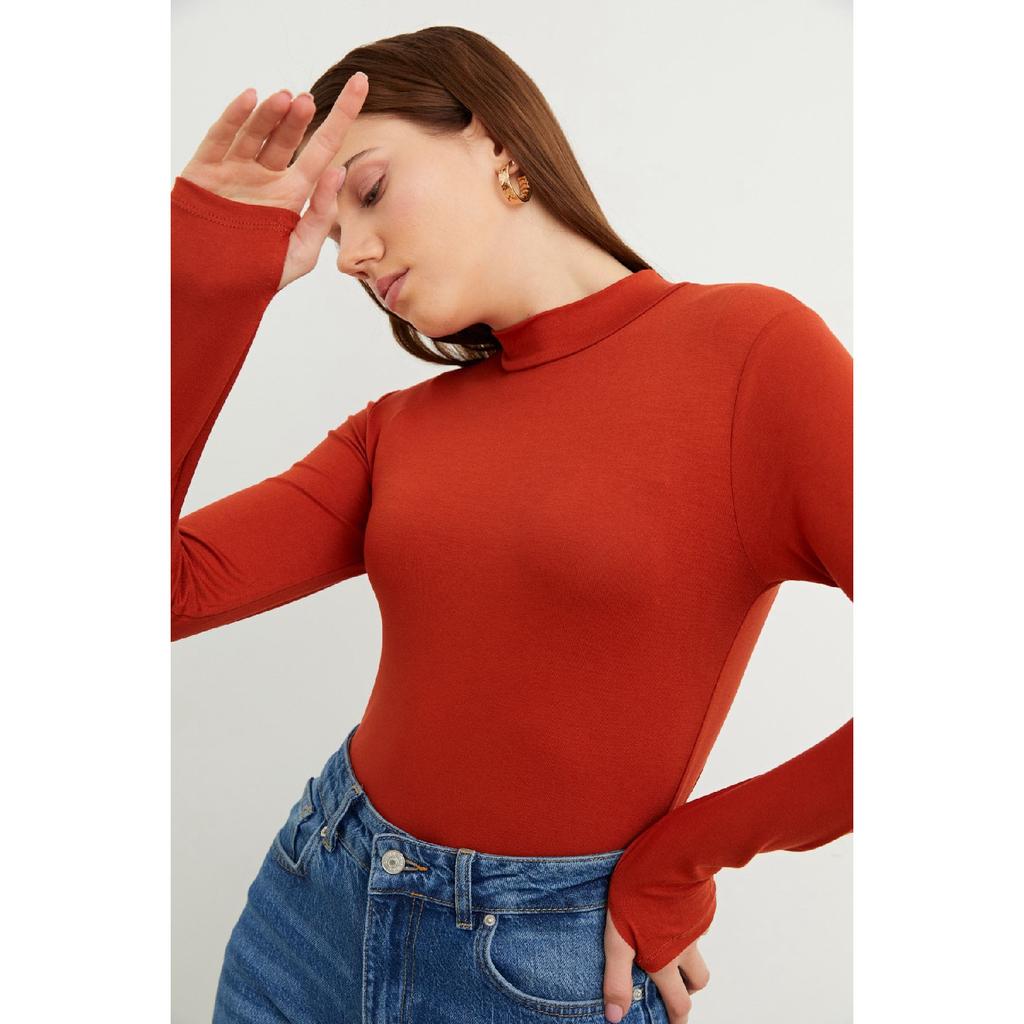 Schwarzer Damen-Body mit Fingerdetail