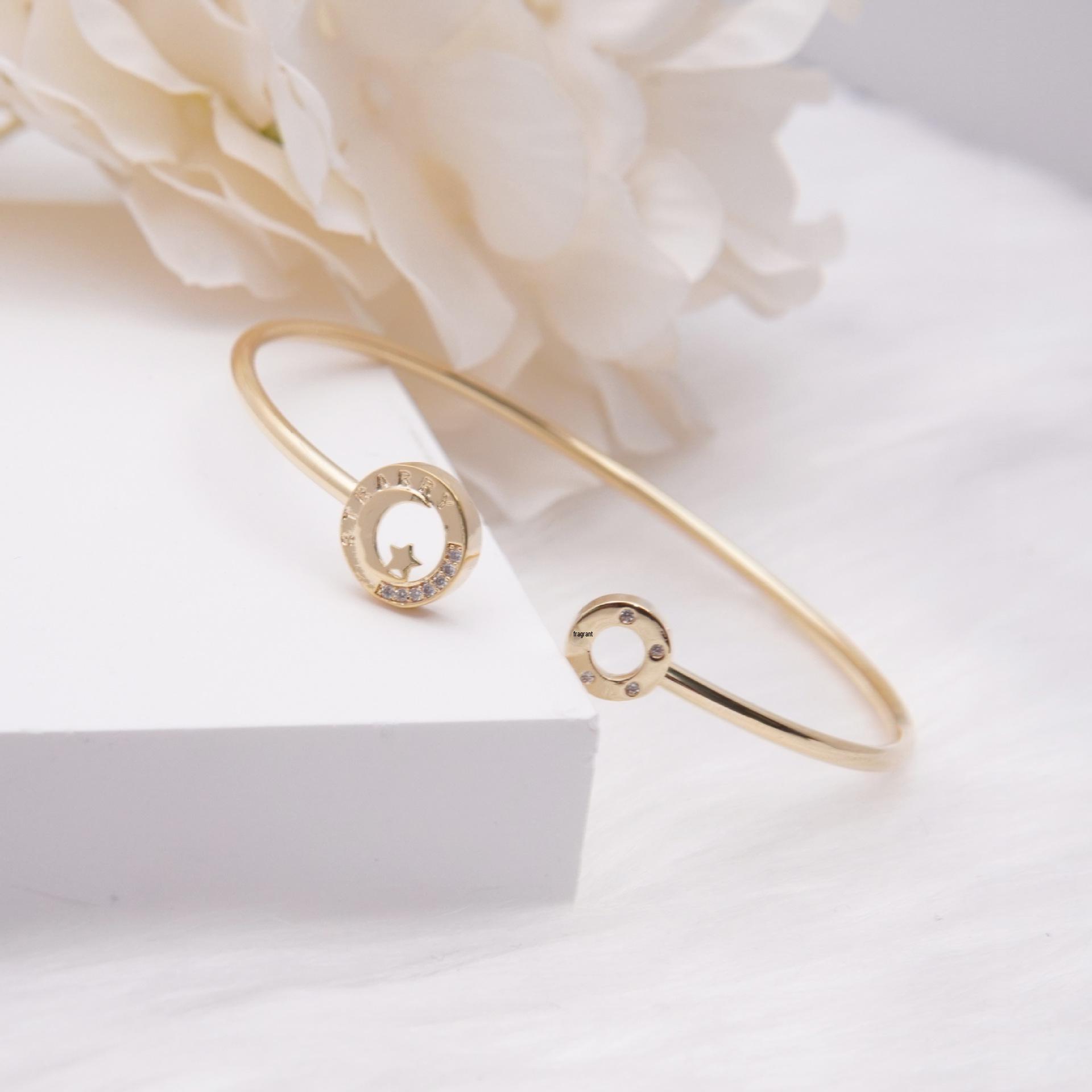 

Позолоченный полый браслет-манжета в виде звезды и луны - Изысканное украшение для рук в стиле легкой роскоши золотой