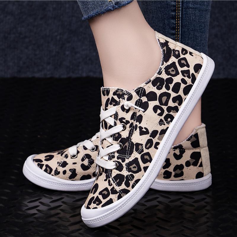 Large Size Sports Shoes, Spring Lightweight Shoes, Soft-soled Flat-heeled Casual Shoes, Outdoor Vacation Walking Shoes