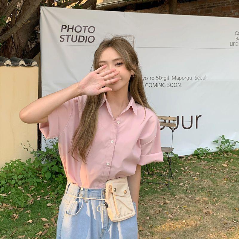 Cămașă cu mânecă scurtă de culoare uni pentru femei pentru primăvară și vară, subțire, stil retro Hong Kong, design de cămașă, stil nișă, top lejer casual