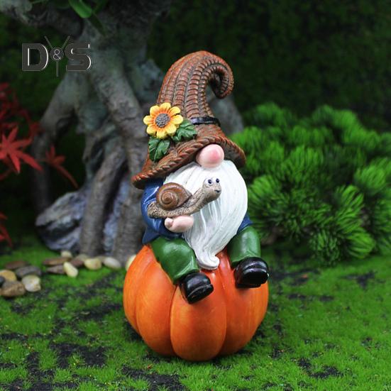 Garden Pumpkin Gnome Figurine Holding Snail Sitting Dwarf Elf Resin Statue Sculpture Indoor Outdoor Thanksgiving Harvest Festival Fall Desktop