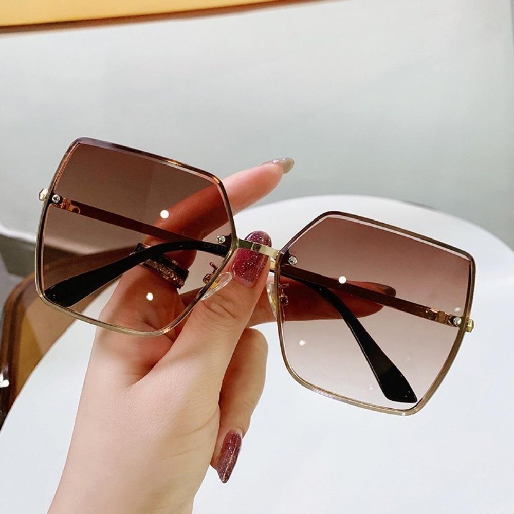 Fashion Retro Men& Women Square Sunglasses Luxury Brand Designer Vintage Metal Sun Glasses for Women Ocean Lens Eyewear