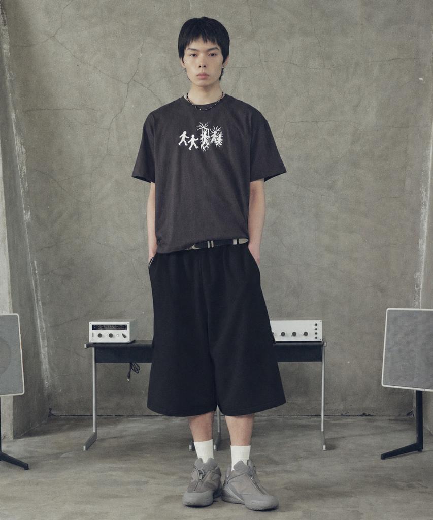 SUPERSUB Slant Cargo Wide Bermuda Shorts - Black
