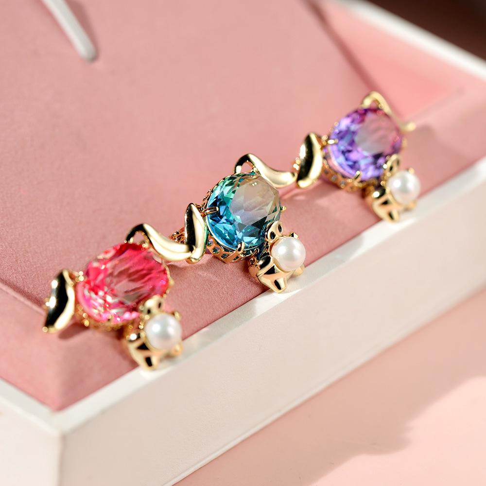 Elegant Leopard Brooch with Shell Pearl and Copper Zircon for Men - Ideal Christmas Gift