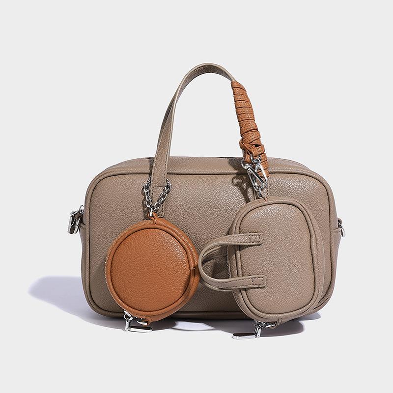 New autumn and winter niche handbags, fashionable retro versatile high-end small bags with accessories, single shoulder and crossbody Boston bags