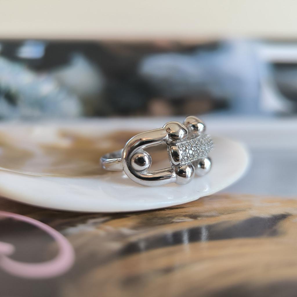 Серебряное кольцо с фианитами 0.25ct, вес изделия 3,17 гр (2197645)