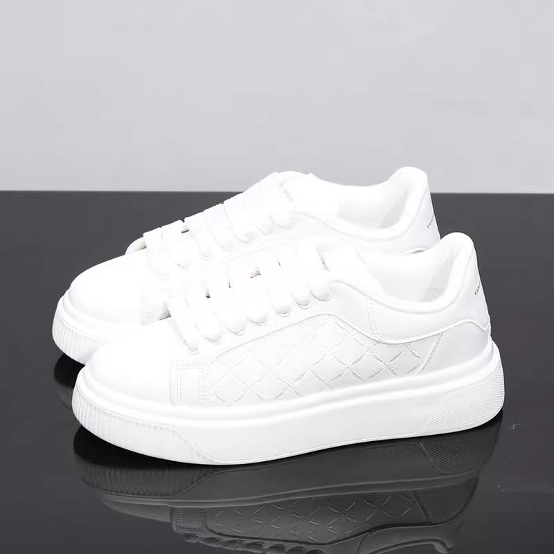 New men's shoes spring and autumn flat-soled casual leather shoes sports shoes black and white men's thick-soled breathable