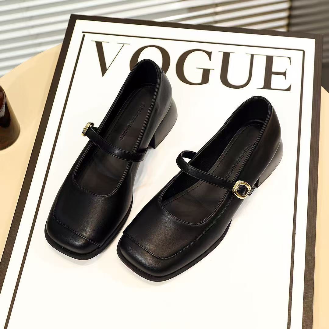 

Французский темперамент туфли Мэри Джейн на одной пряжке новые осенние ретро легкий вырез квадратный носок толстый каблук туфли 35 чёрный