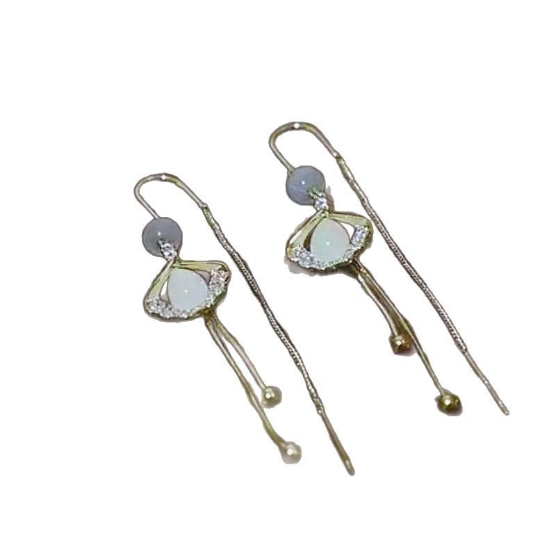 Niche Fashion Design Sense, One Leaf Gets Rich, Ginkgo Biloba Anti-loss Earphones, Advanced Sense Shows Face, Thin and Long Fringed Earrings