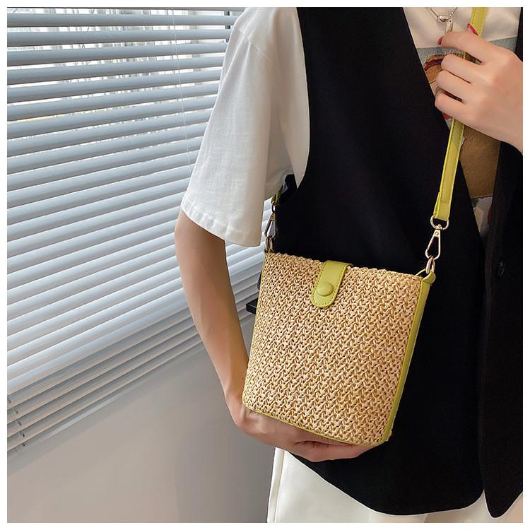 Minimal kontrastierendes Farbdesign Damen Lässige Grasgewebte Tasche für Damen Mit Nahtdetails Und Täglichem Gebrauch
