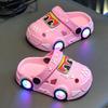 Coole und glitzernde Kinder-Schlupfschuhe mit autoähnlichem Leuchten und rutschfesten weichen Sohlen für Sommersandalen Stiefel mit Löchern