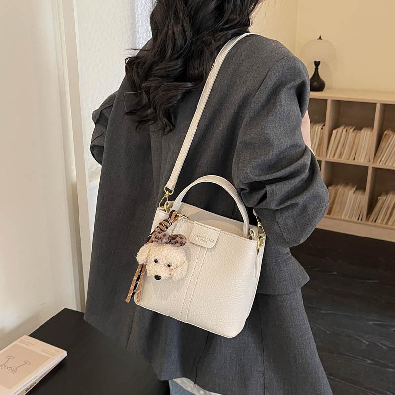 New Sense Bag Fashionable Versatile Handbag Casual Commuting Shoulder Crossbody Bucket Bag
