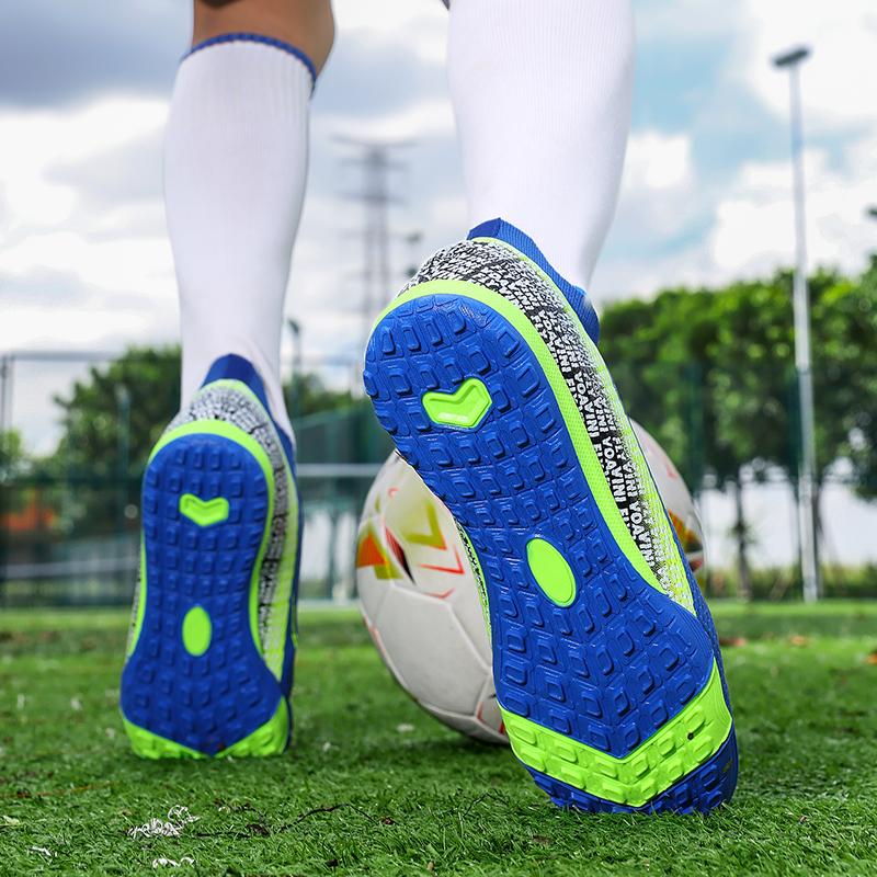 Men Football Boots Professional Society Futsal Soccer Shoes Training Booties Comfortable Resistant Unisex TF Sneaker