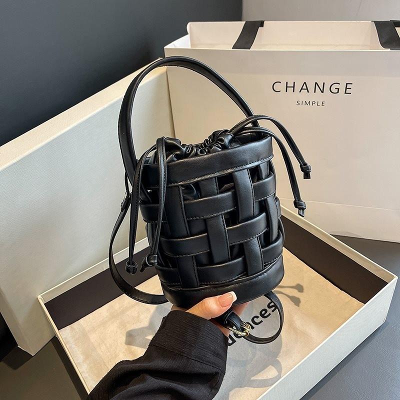 Schicke Eimertasche für Damen Weiche Textur Stilvolles Design Vielseitige Umhängetasche