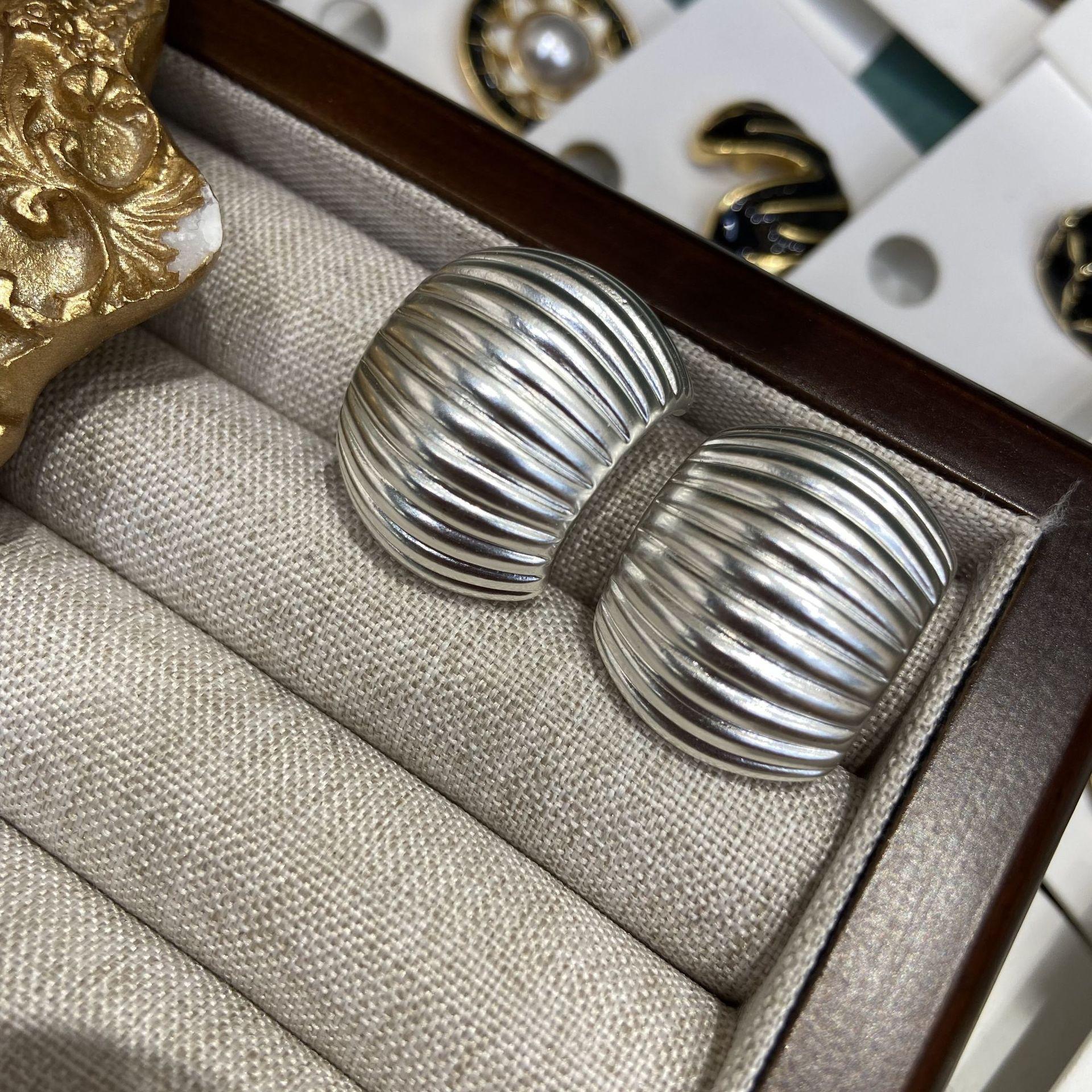 Copper-Plated White K Gold C-Shaped Threaded Stud Earrings For Women, Color Retention, Catwalk Style Exaggerated Big Stud Earrings
