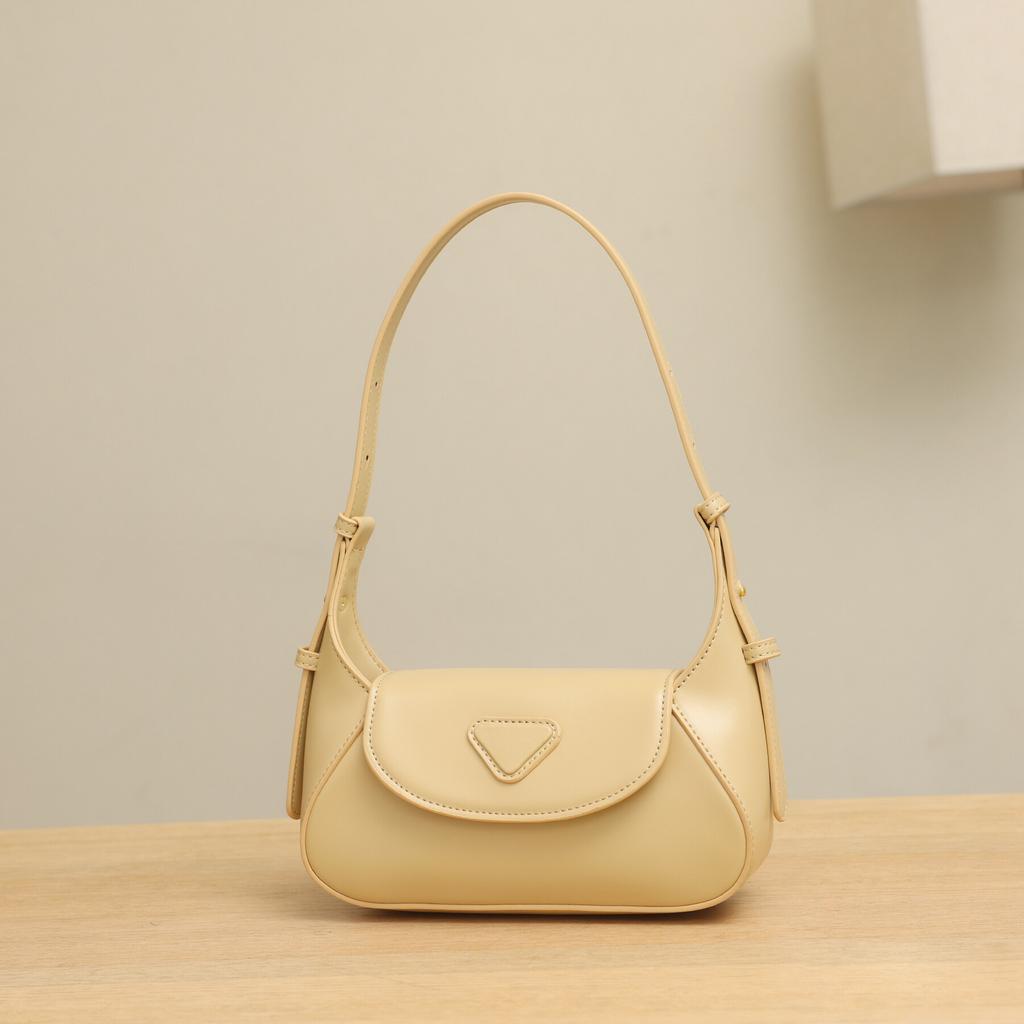 2024 Summer New Niche Design Elegant Underarm Baguette Bag for Women, Fashionable Versatile Shoulder and Crossbody Commuting Bag