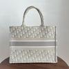 [Pre-Owned] Book Tote Medium White Canvas Monogram Shoulder Bag - Very Good #1VXK2B