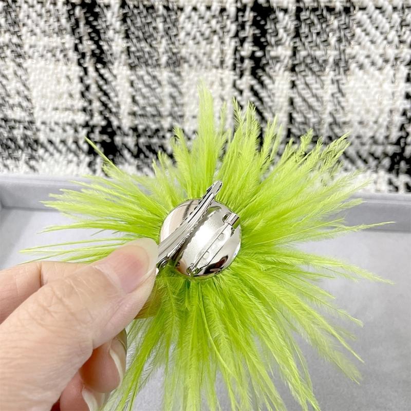 Feather Brooch Scarf Clip Brooches Lapel Pins Dress Accessories Ostrich Feather Material Corsage Pin Feather Lapel Pins