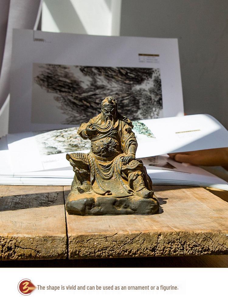 Chinese-Style Martial God Guan Yu Figure: Handmade Natural Rust Desktop Ornament for Living Room or Study