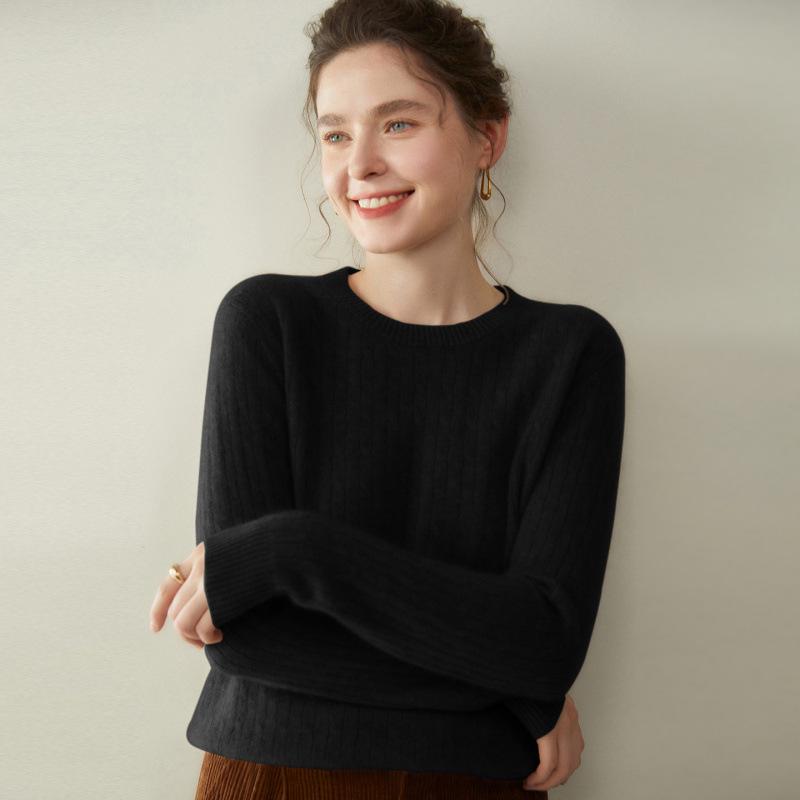 Women's Light Luxury Cashmere Cable Knit Sweater - Autumn Winter Slimming Round Neck, Long Sleeve Base Layer.