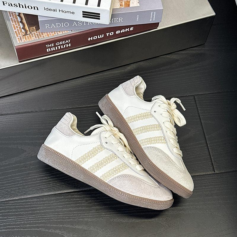 -3 Women's spring versatile little white shoes soft soles are not tired feet single shoes casual flat-bottomed breathable board shoes