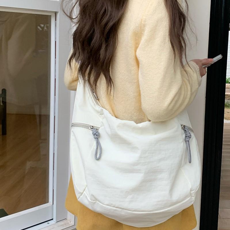 Lässiger Stil Nylontasche für Damen Neue Crossbody Knödeltasche Modisch Leicht und Vielseitig Pendler Große Kapazität Schultertasche