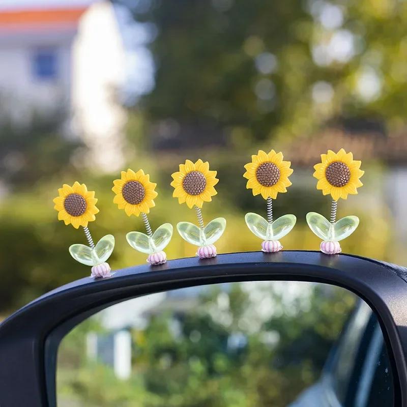 Creative Car Ornaments Shaking Head Cute Fresh Sunflower Center Console Rearview Mirror Ornaments Car Accessories Ladies Gifts