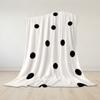 Unregelmäßige Schwarze Polka Dots Flanelldecke Warm Weich Halloween Weihnachten Sofa Warm Gemütlich Dekorative Deko Geschenk für Alle Jahreszeiten