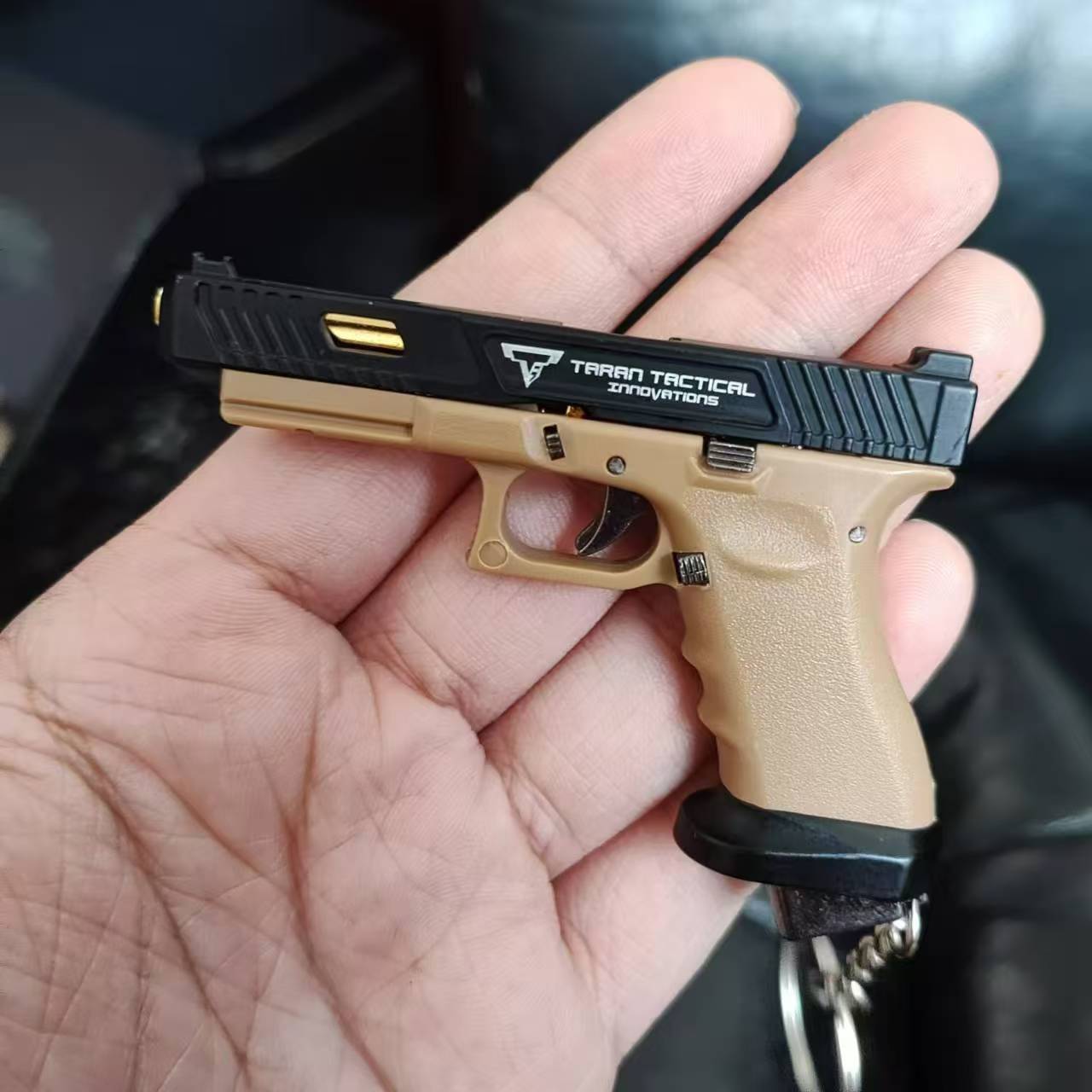 

Мини 1:3 сплава TTI G34 пистолет модель брелок съемный поддельный пистолет коллекция сумка подвески игрушка-непоседа подарок на вечеринку для взрослого мальчика