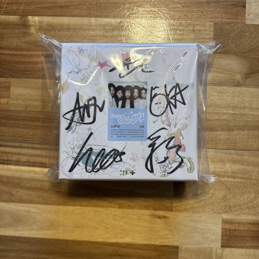 

[USED] illit autographed album, price reduction available