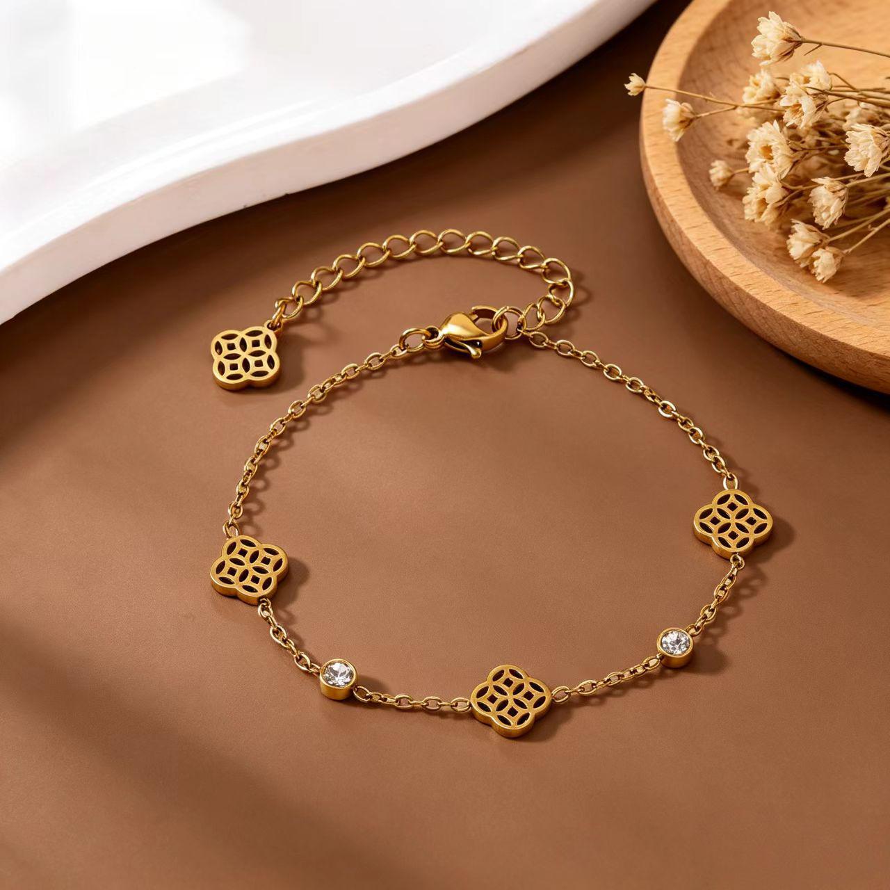 18K Gold Plated Zircon Four-Leaf Clover Bracelet for Women – Versatile, High-End & Colorfast Titanium Steel Design 18K Gold Plated