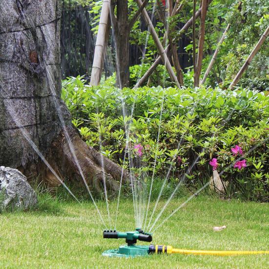 3-Arm Lawn Sprinkler 360 Degree Rotating Large Area Sprinkler Adjustable Water Spray