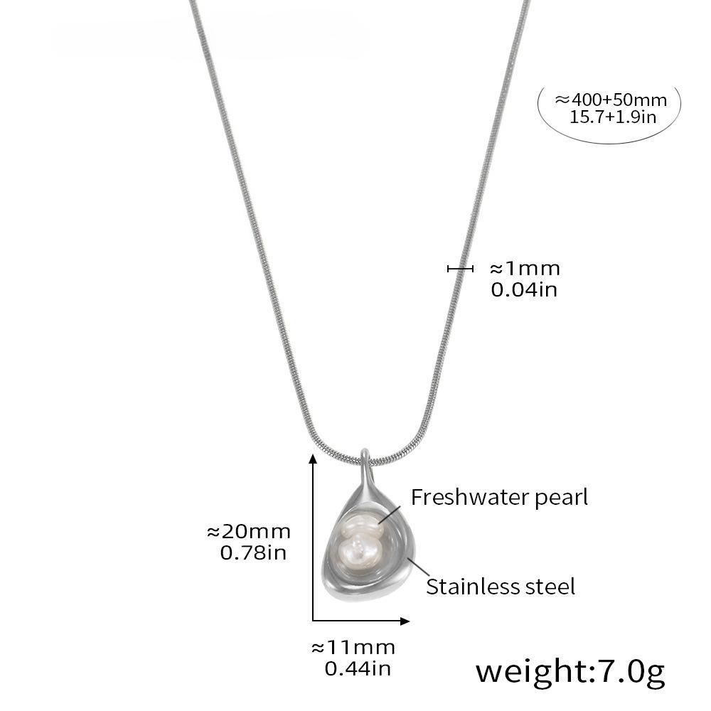 Stylish freshwater pearl versatile high-end necklace personalized simple titanium steel gold-plated